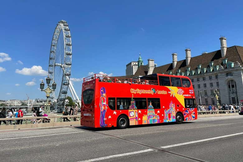 Autobus City Sightseeing al London Eye