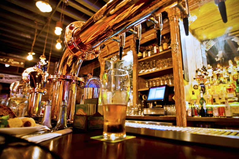 All'interno di un pub londinense