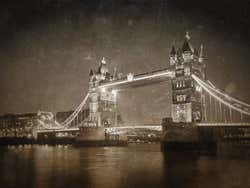 Una vecchia foto del Ponte di Londra